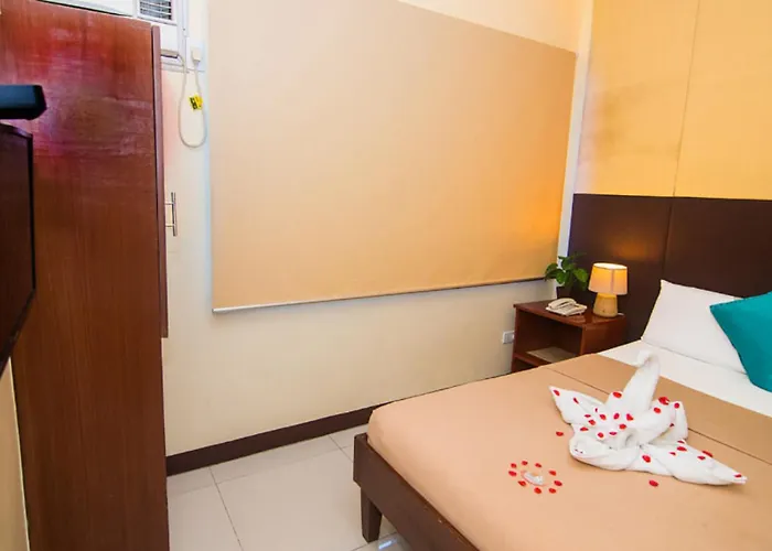 Mariners Court Hotel 3*